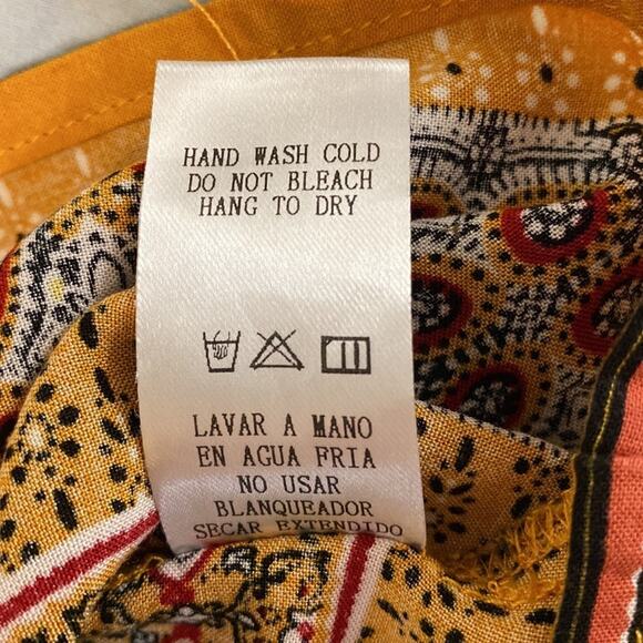 Doe & Rae Boho V-Neck Designed Top Size Medium - Picture 8 of 8